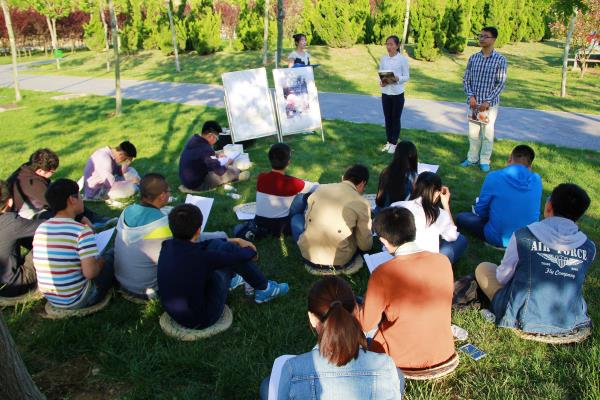 员工深情朗诵诗歌