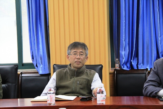 经理杨朝合发表讲话 魏孟吉摄影