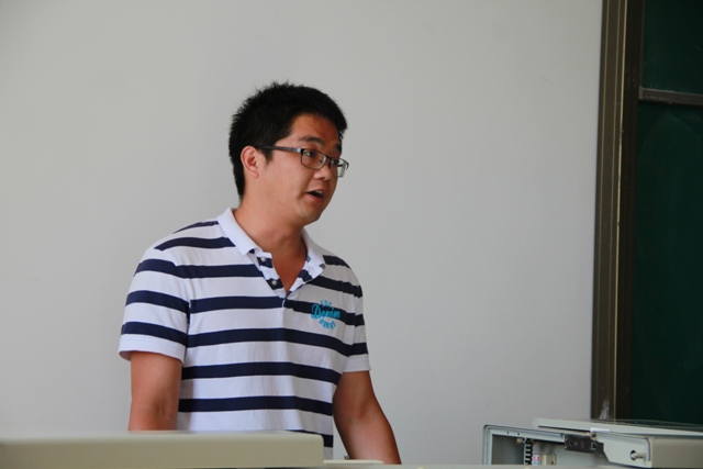 研究生党员代表讲话 杨晓莹摄影