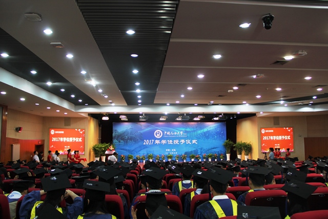 授予仪式现场 魏孟吉摄影