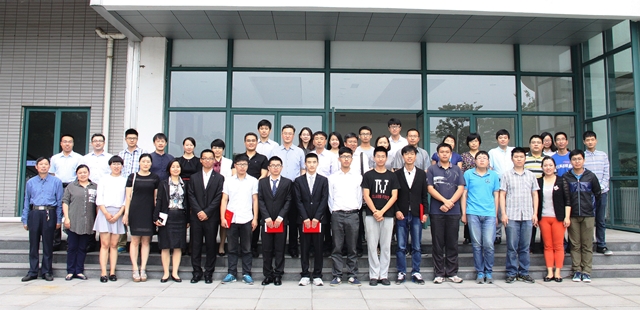 参会人员代表合影 赵明超摄影