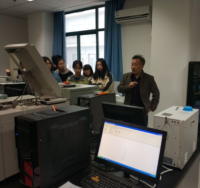 李庶峰老师讲解 郑博士摄影