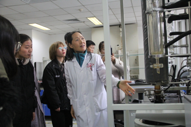 张秀英老师介绍 李浩然摄影