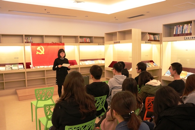 诵读烈士家书 袁鑫摄影