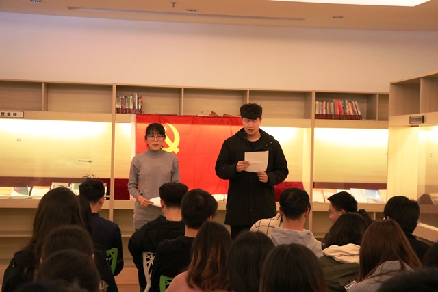 诵读烈士家书 袁鑫摄影