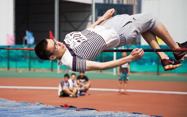 跳高 文洪圣摄影