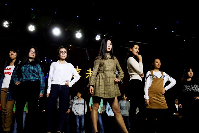 班长团支书《走秀》